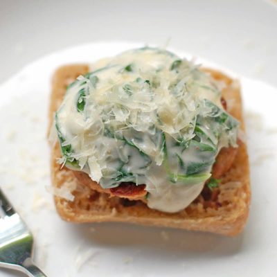 A picture of Garlic Parmesan Burgers & Creamed Spinach Sauce